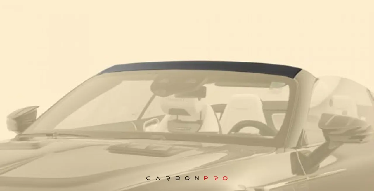 A pillar roof panel – visible carbon