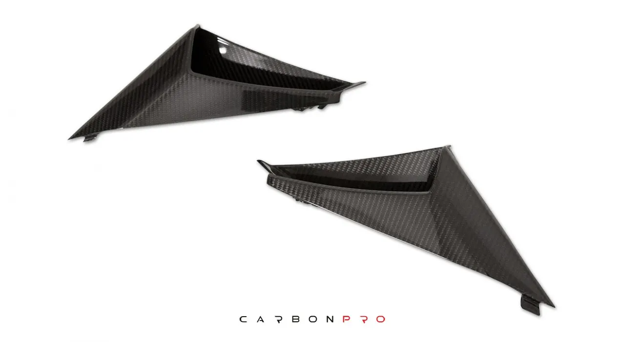 Air-intake side windows (not for spyder)