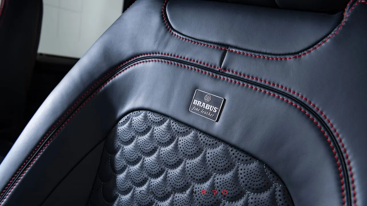 Bucket seat system with middle console