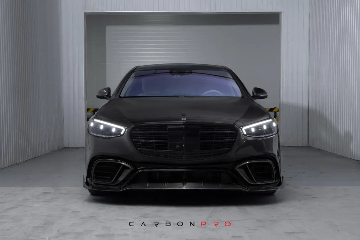 Carbon front spoiler lip