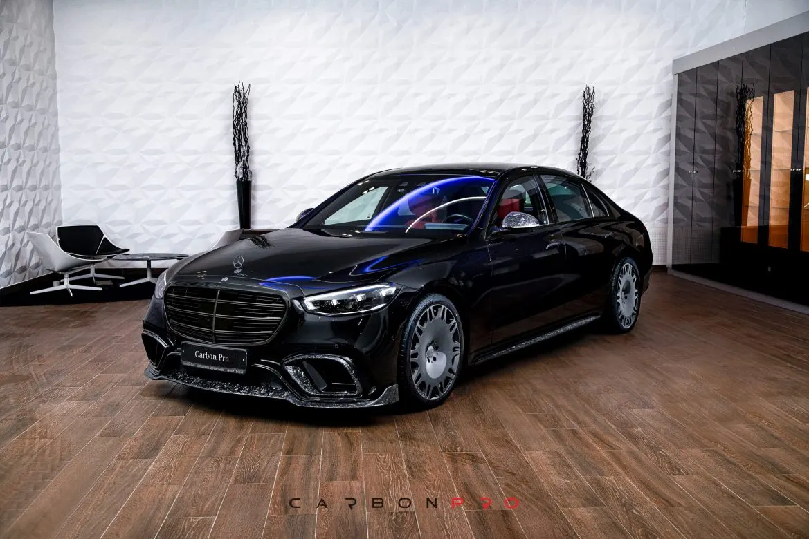 Carbon front spoiler lip