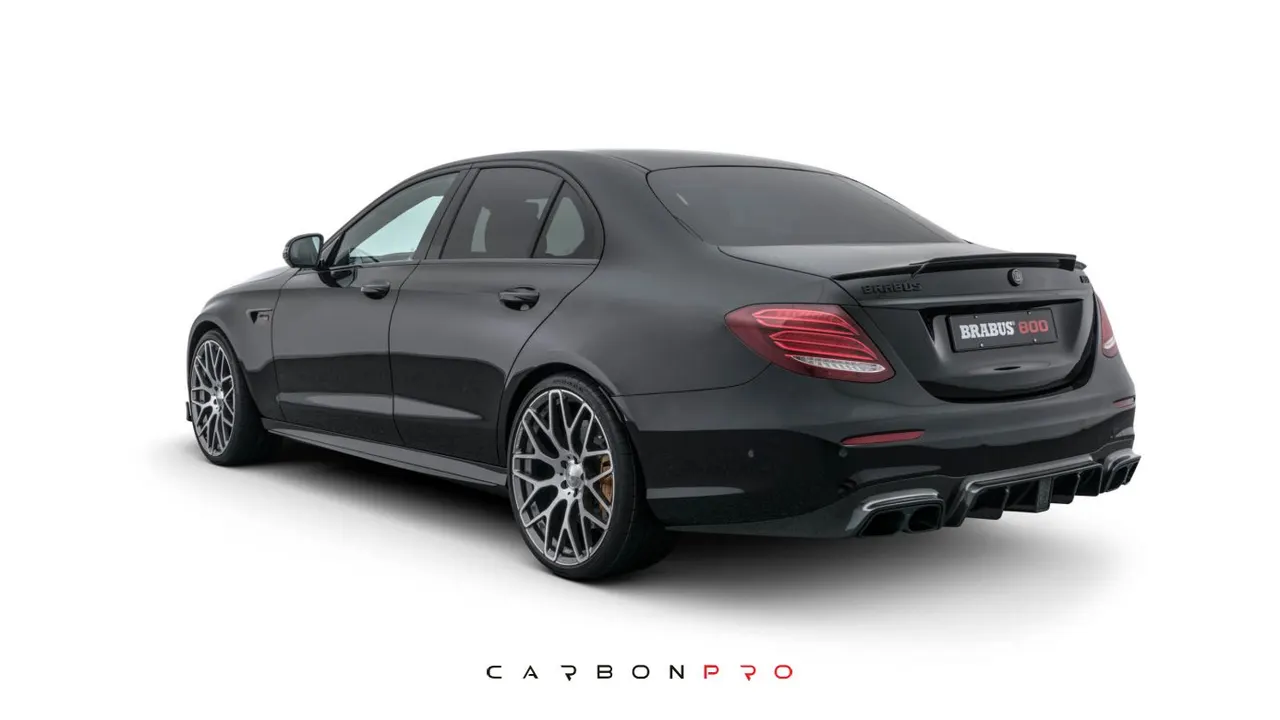 Carbon rear diffuser