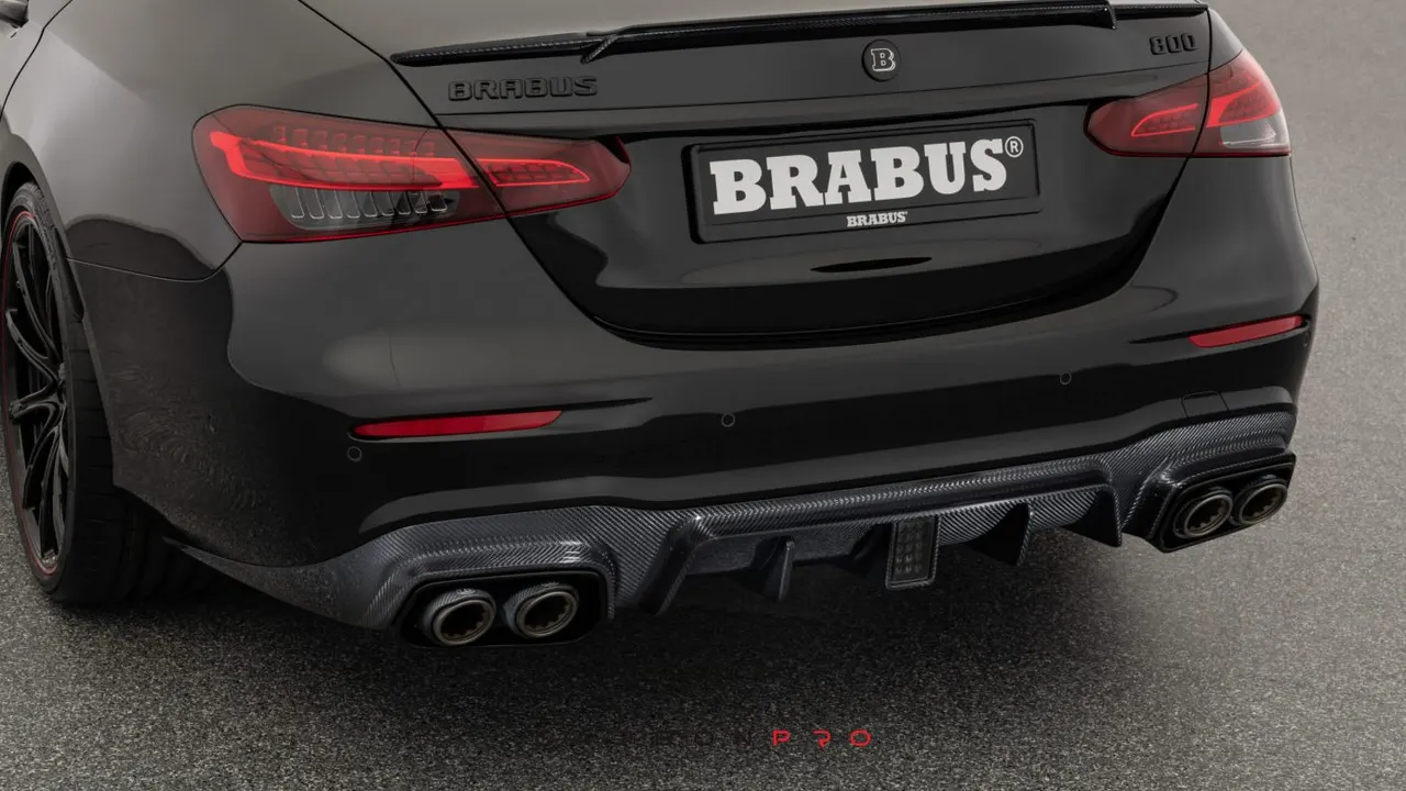 Carbon rear diffuser