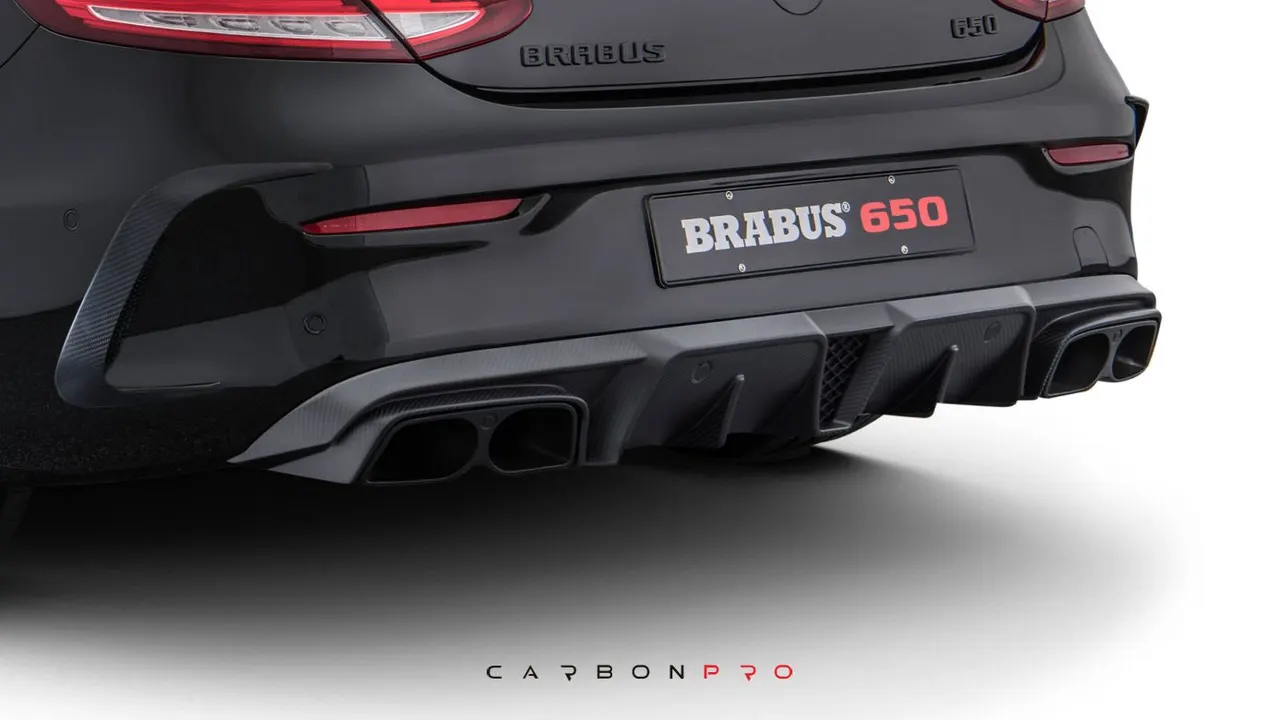 Carbon rear diffuser