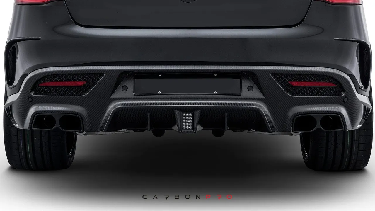 Carbon rear diffuser