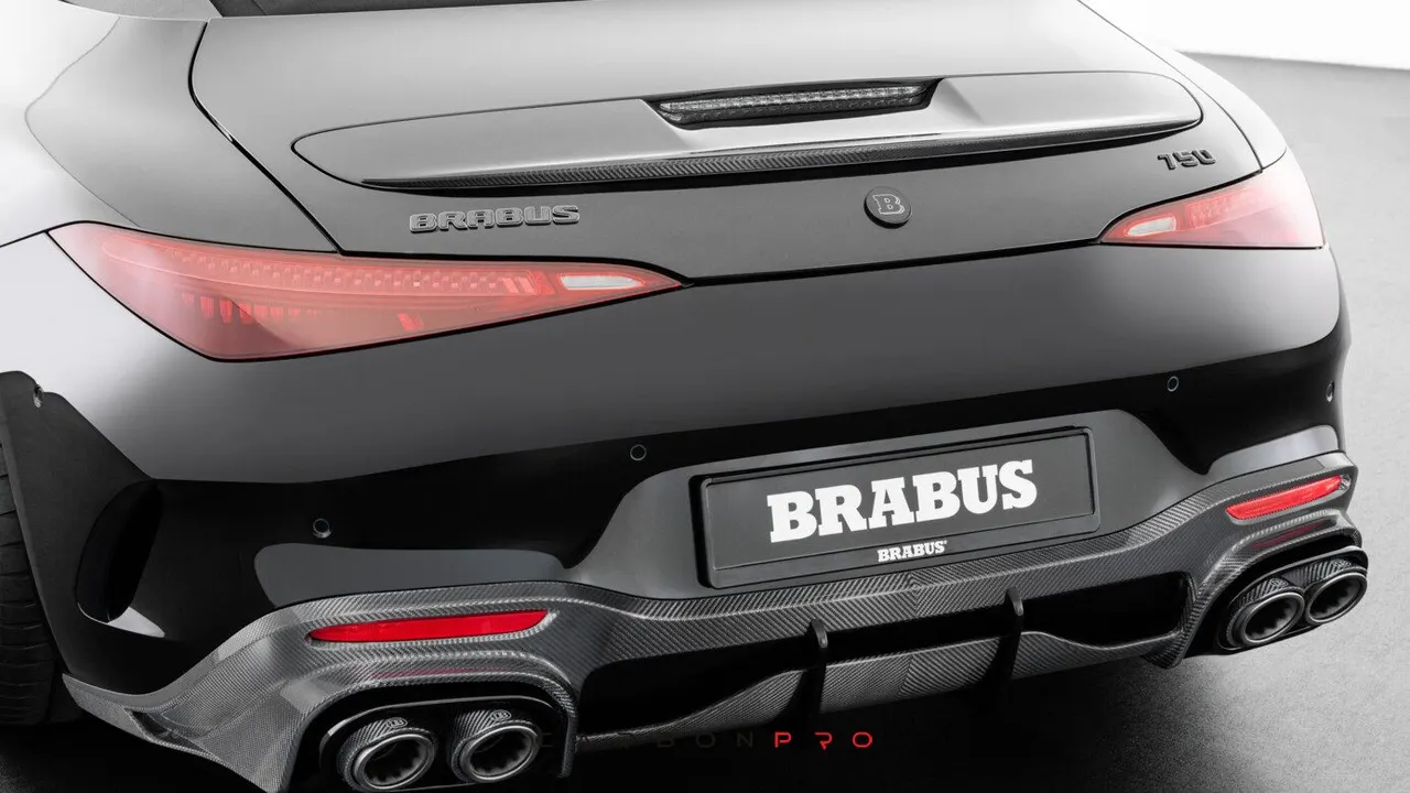 Carbon rear diffuser