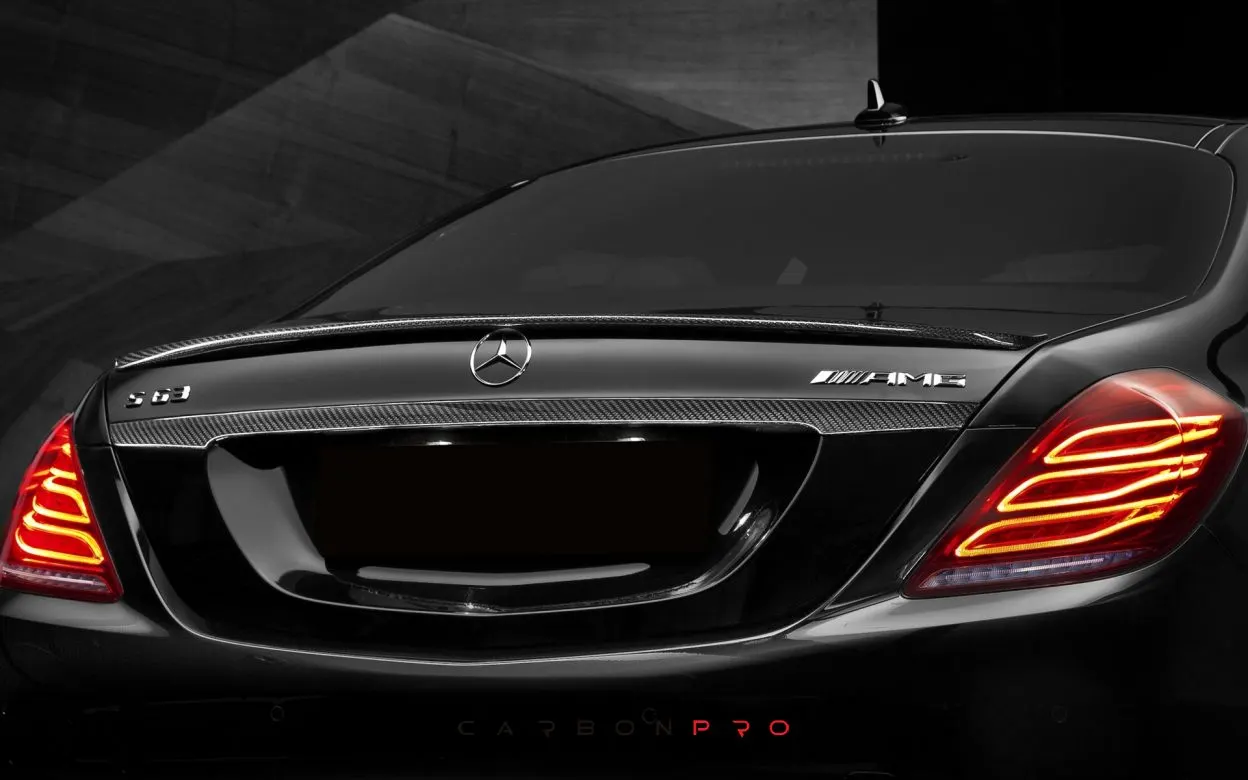 Carbon rear spoiler