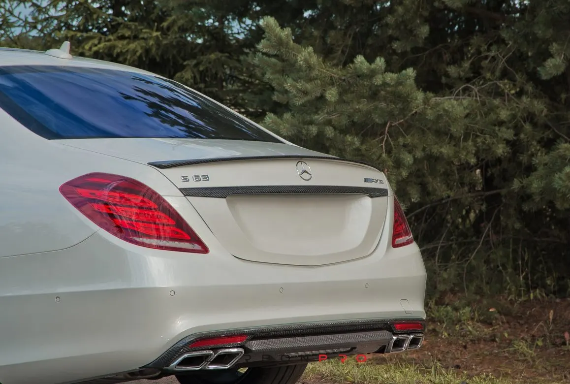 Carbon rear spoiler