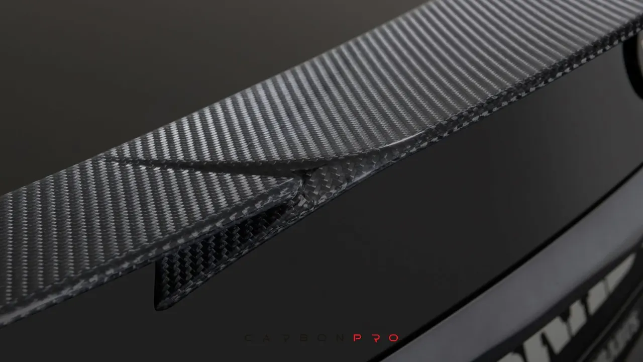 Carbon rear spoiler