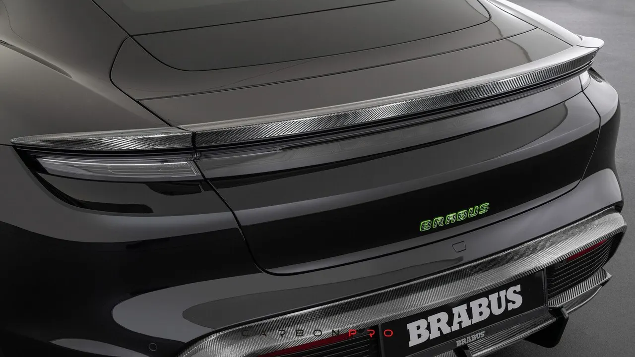 Carbon rear spoiler