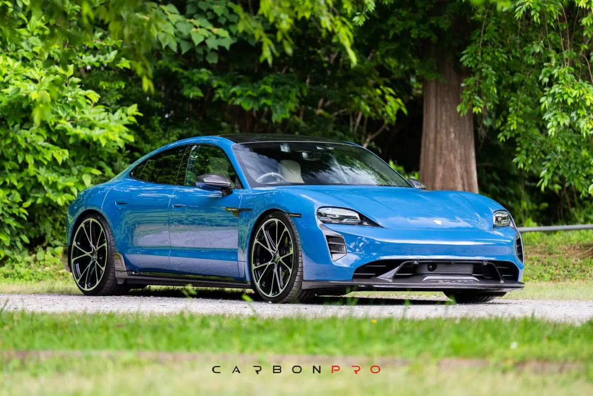 Carbon Side Skirts