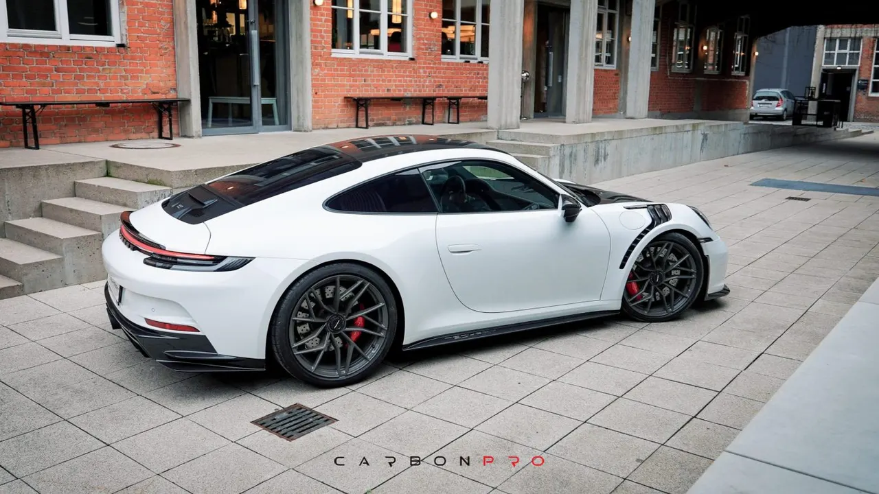 Carbon Side Skirts for 992 GT3 and Carrera