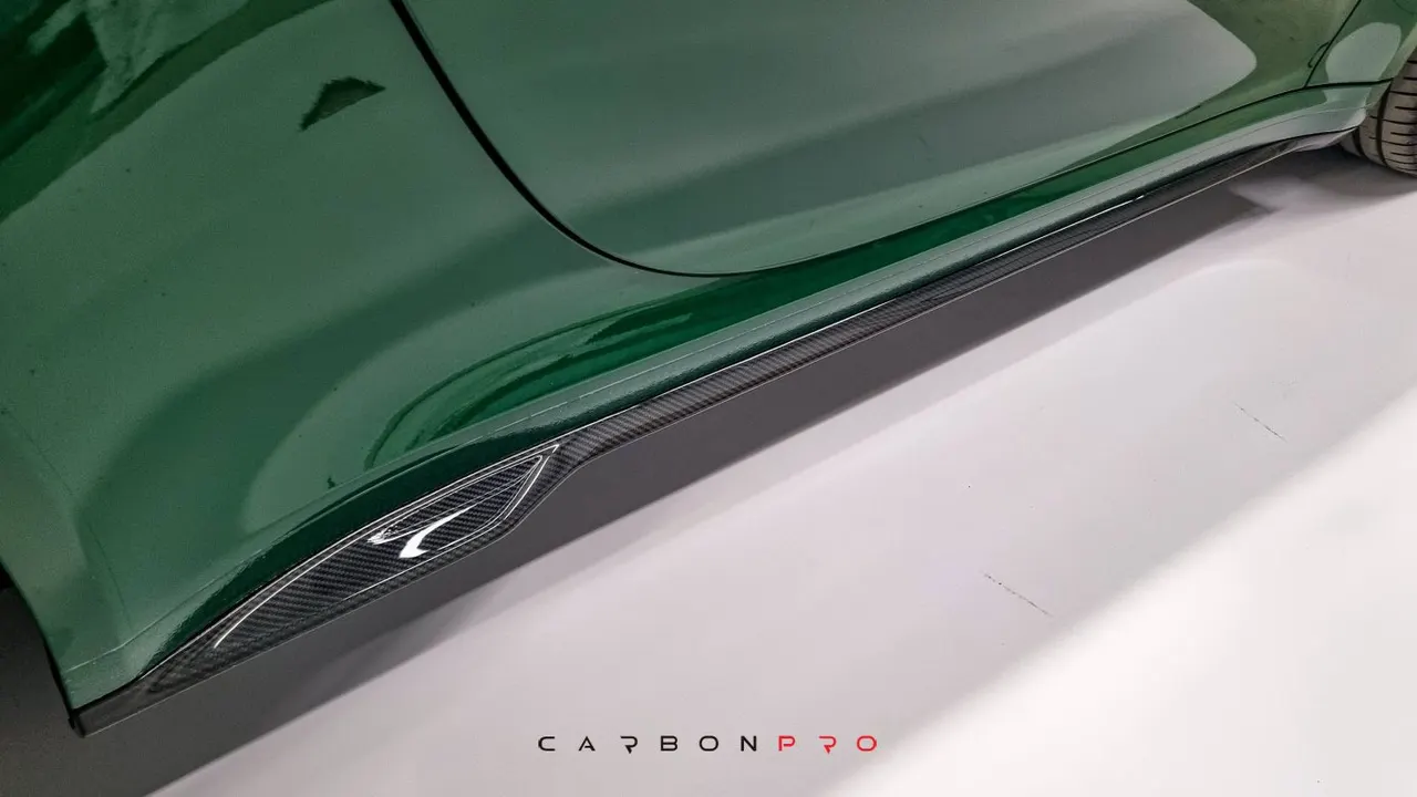 Carbon Side Skirts Turbo Design