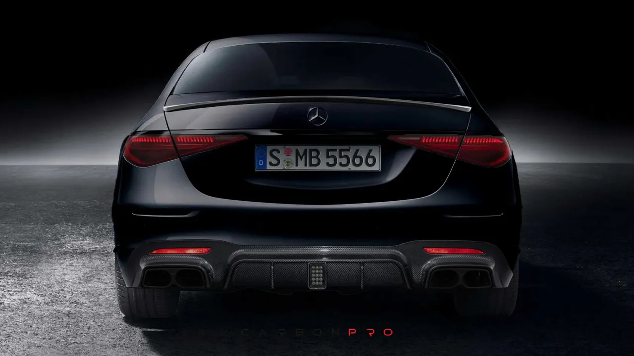 Carbon trunk moulding