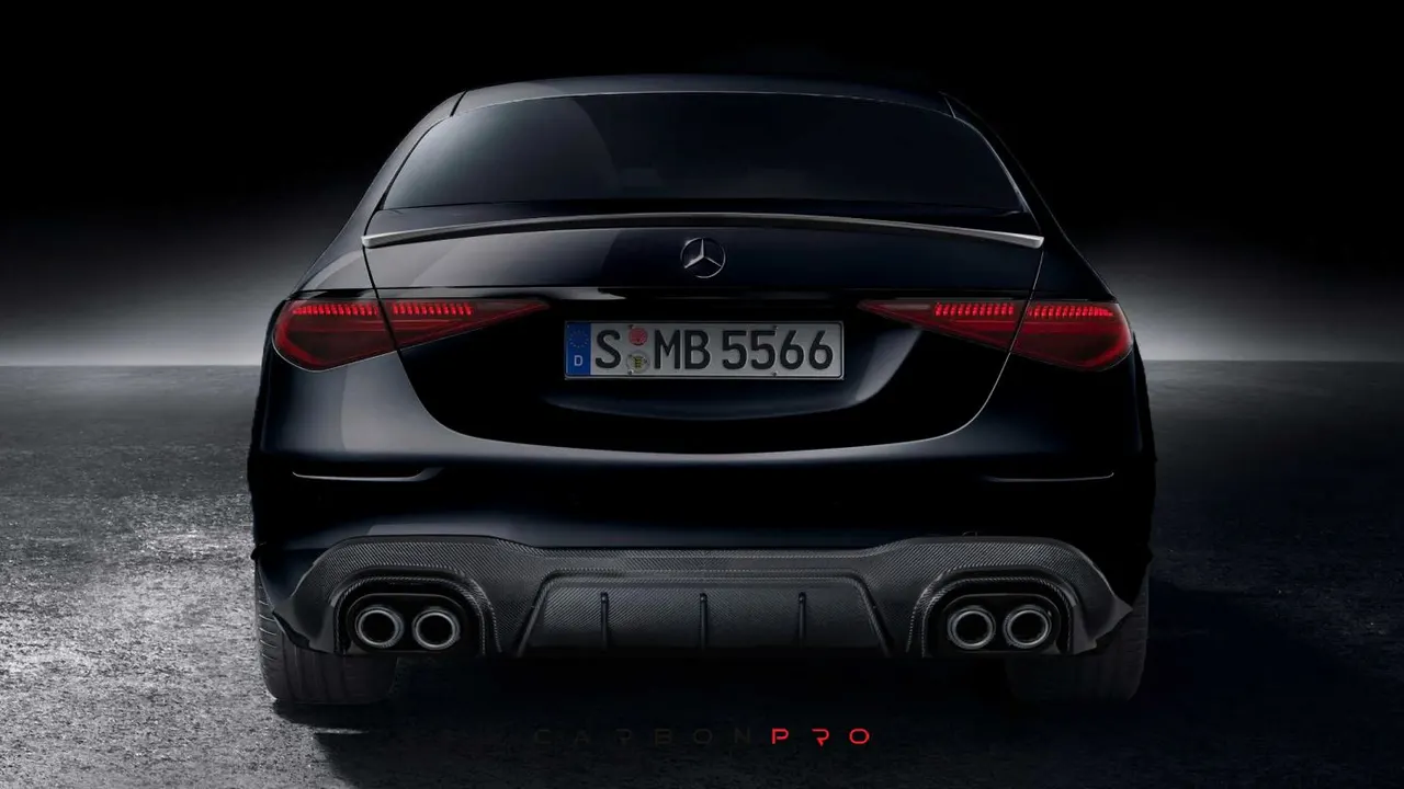 Carbon trunk moulding
