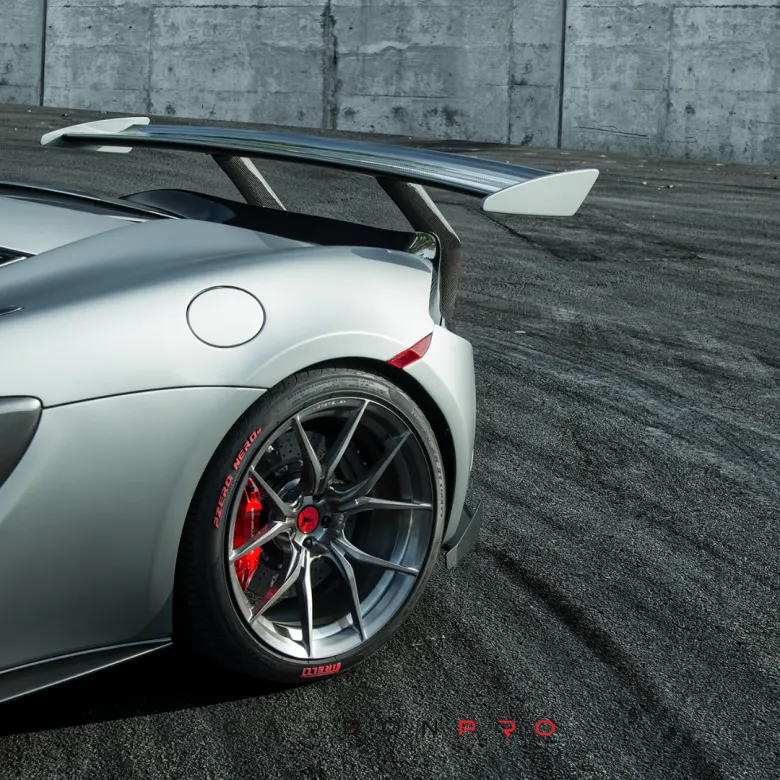Carbon wing McLaren 570S VX Aero with carbon mounts