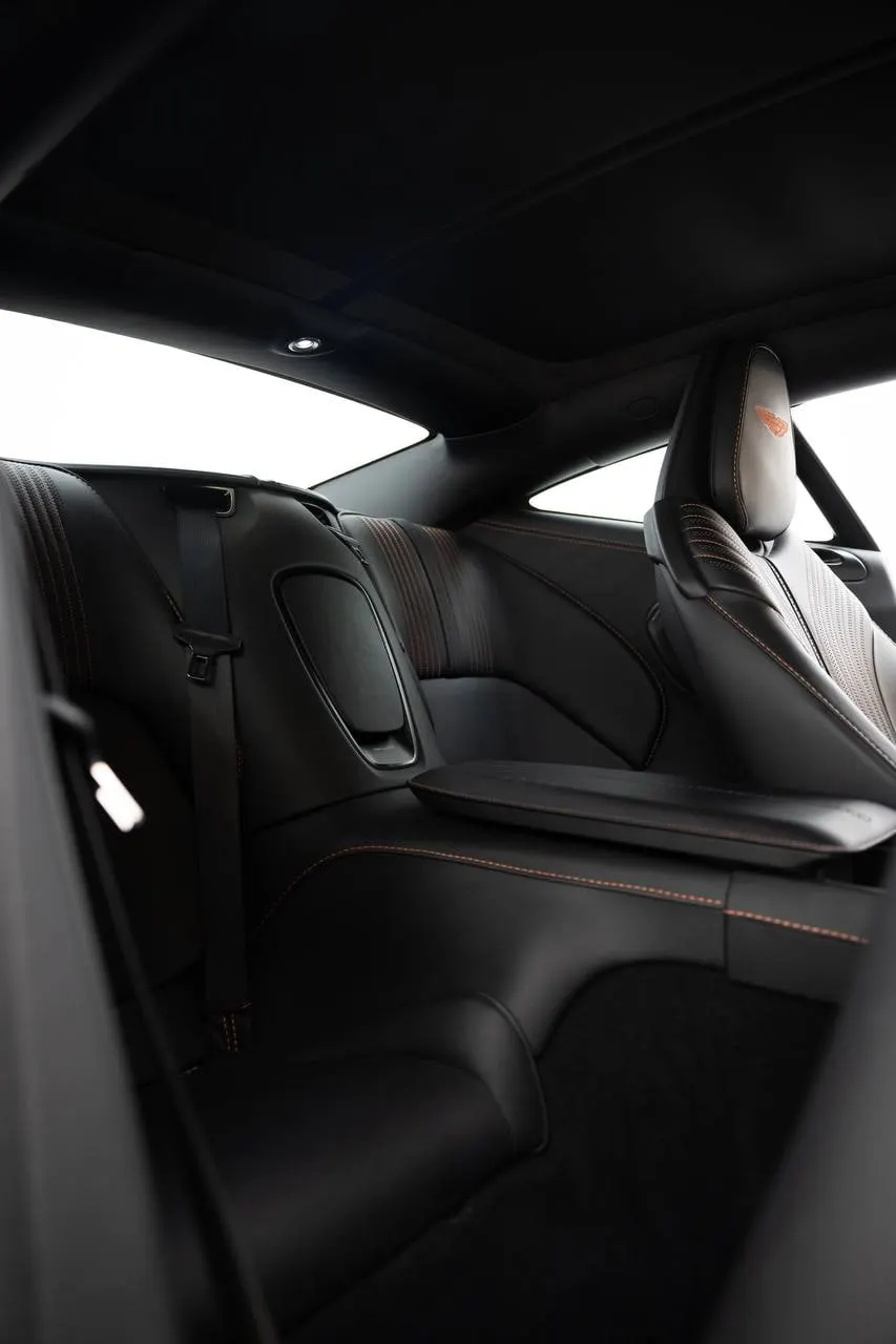 Aston Martin DB11 V12