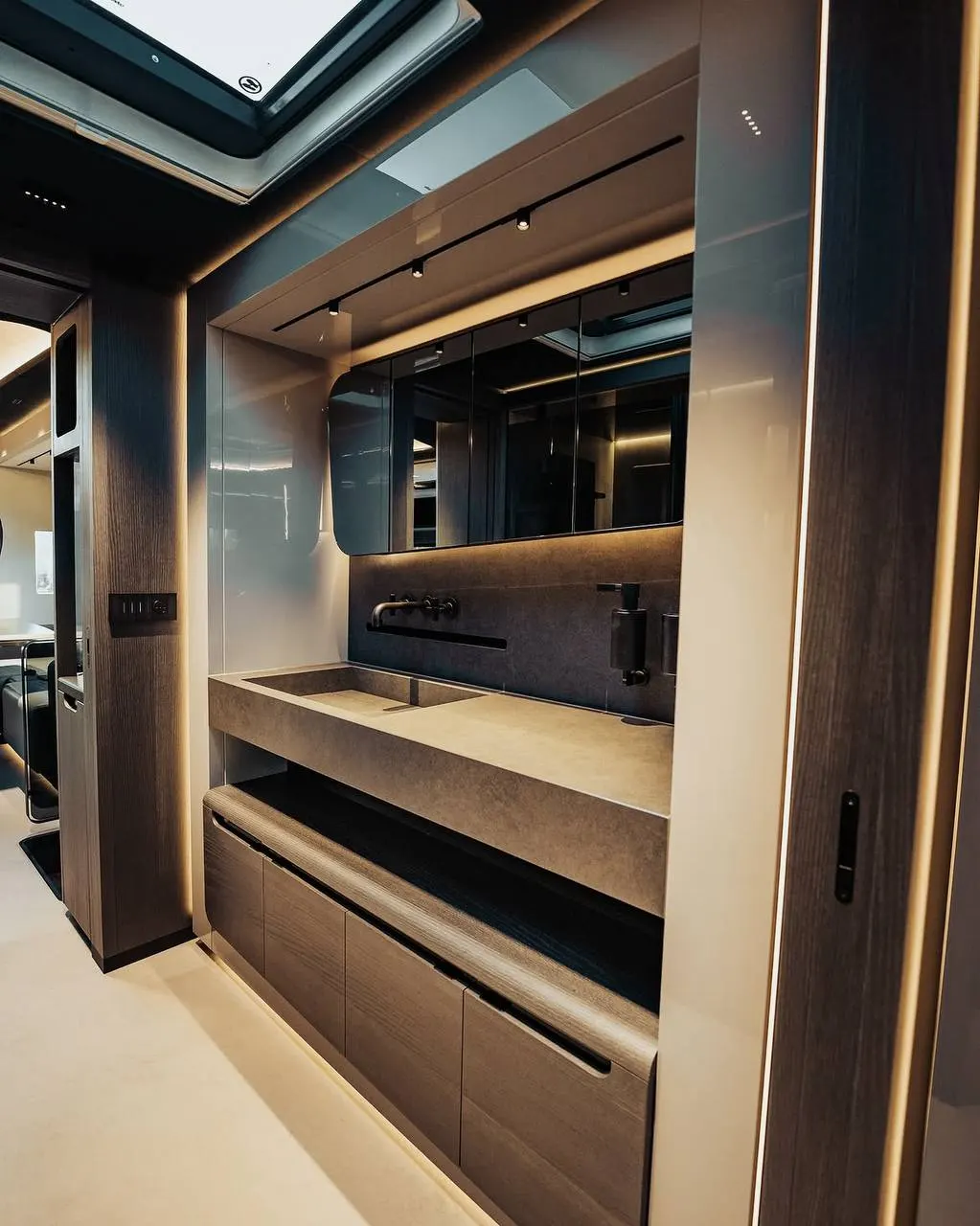 BRABUS Biturbo Marine Coach (mobile home)