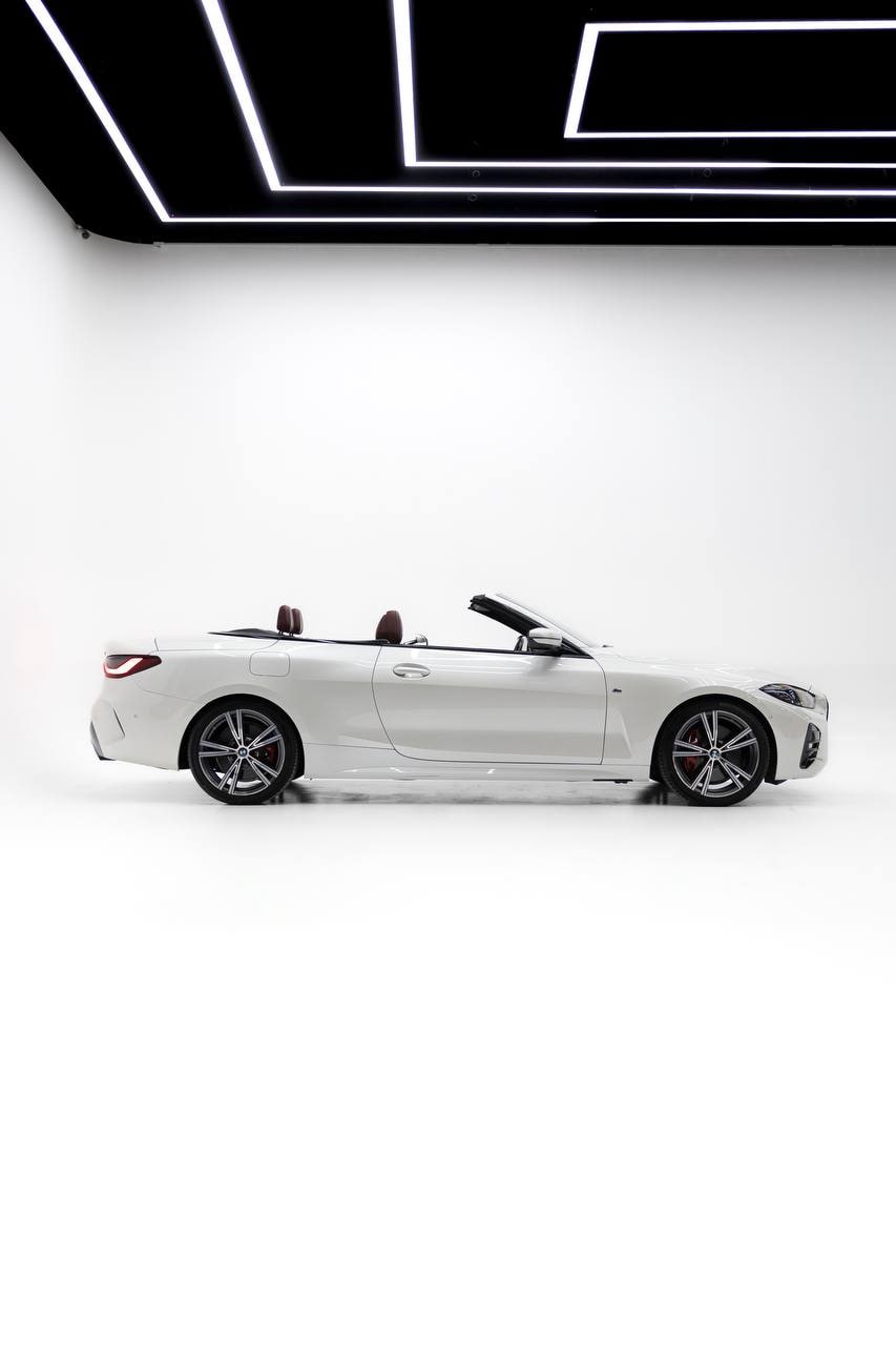 BMW 4 Series Convertible — White / Burgundy