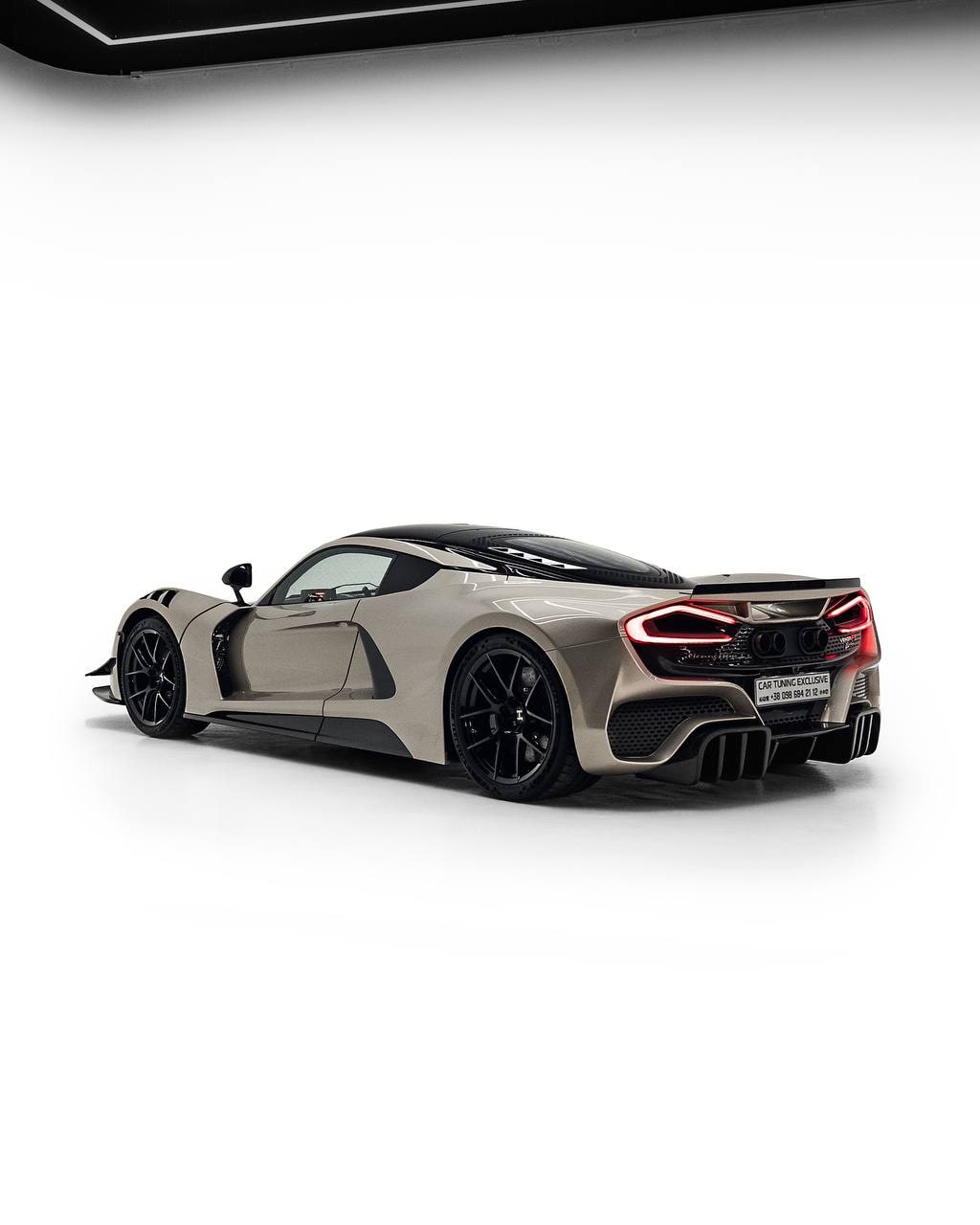 Hennessey Venom F5 — Ivory