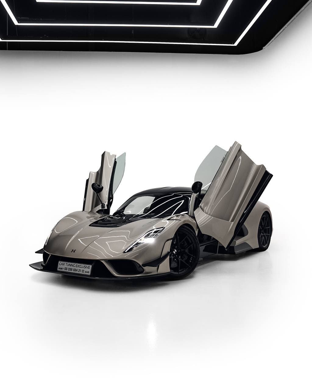 Hennessey Venom F5 — Ivory