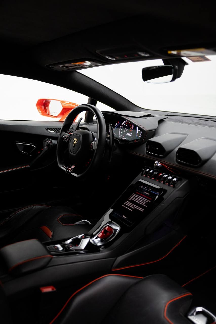 Lamborghini Huracan — Orange