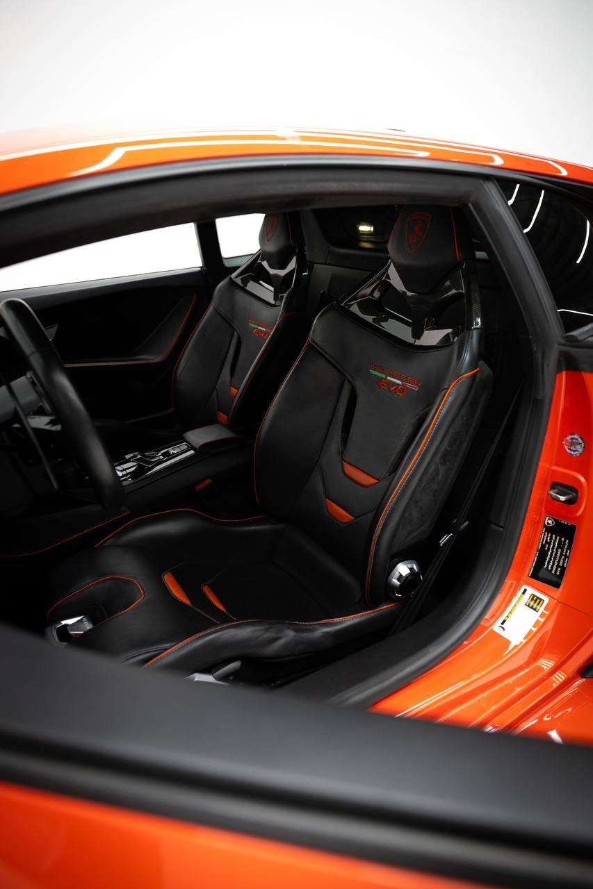 Lamborghini Huracan — Orange
