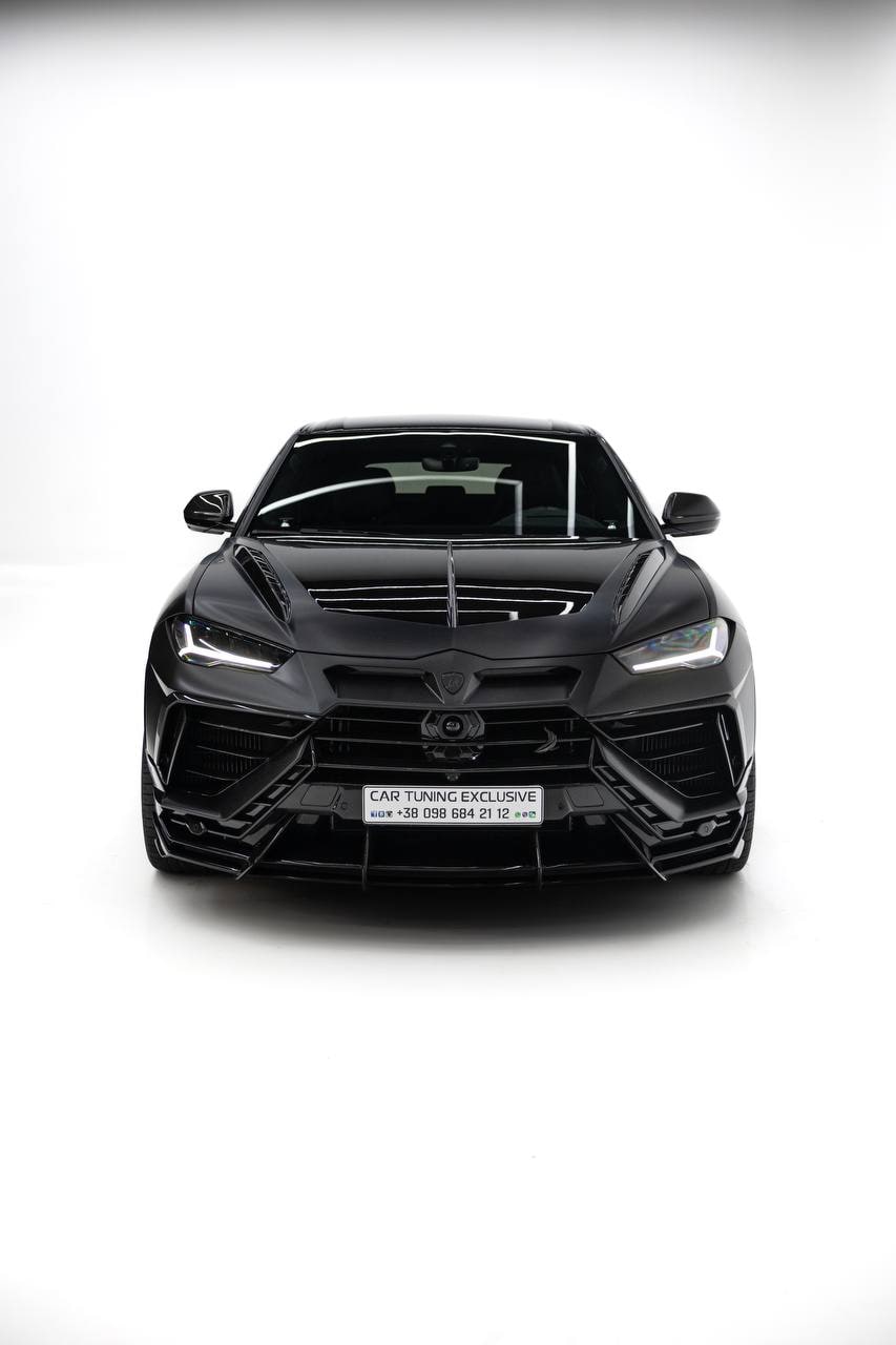 Lamborghini Urus — Black
