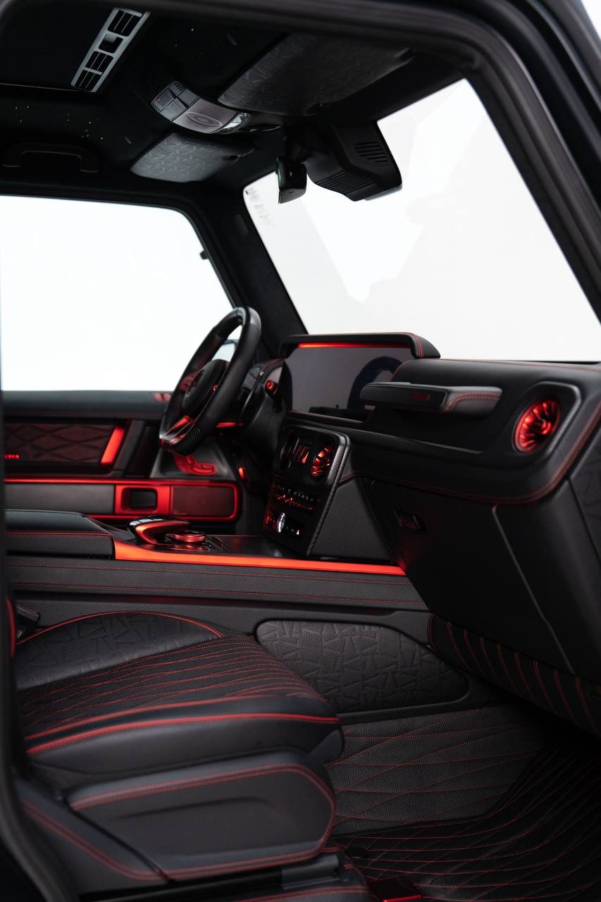 Mercedes-Benz G-Class 6x6 — Black / Red