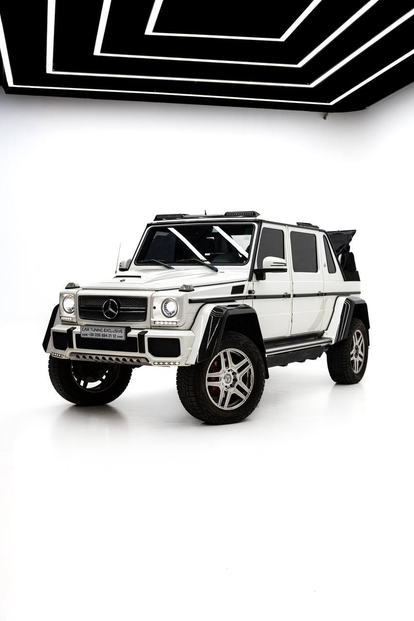 Mercedes-Benz G-Class BRABUS — White / Red