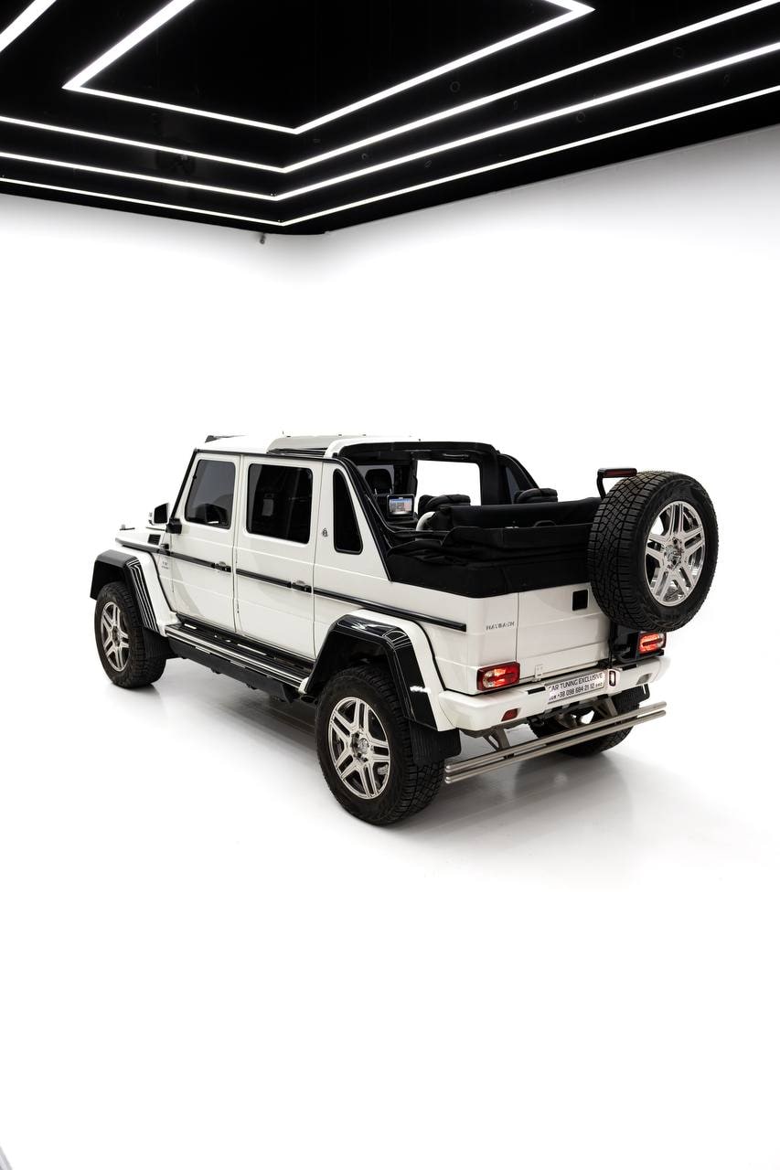 Mercedes-Benz G-Class BRABUS — White / Red