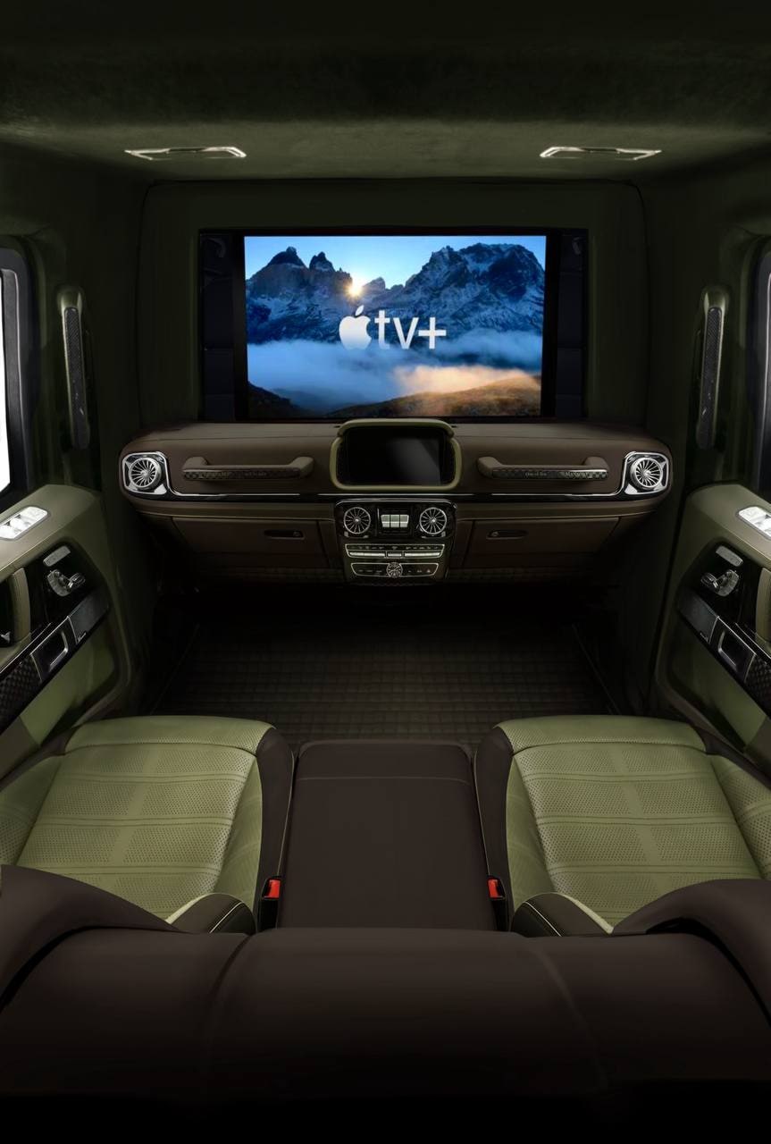Mercedes-Benz G-Class Rear Lounge — Black / Olive