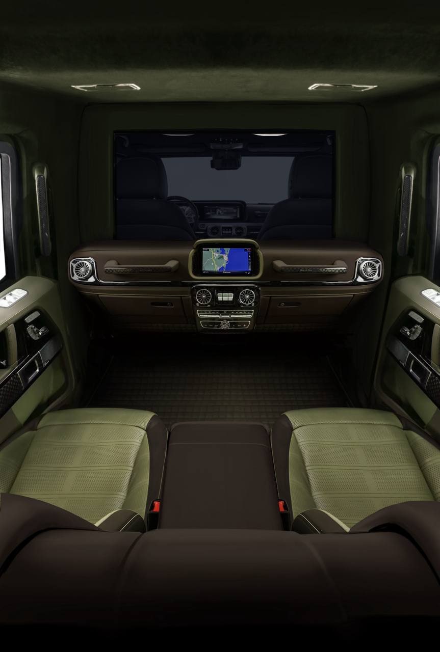 Mercedes-Benz G-Class Rear Lounge — Black / Olive