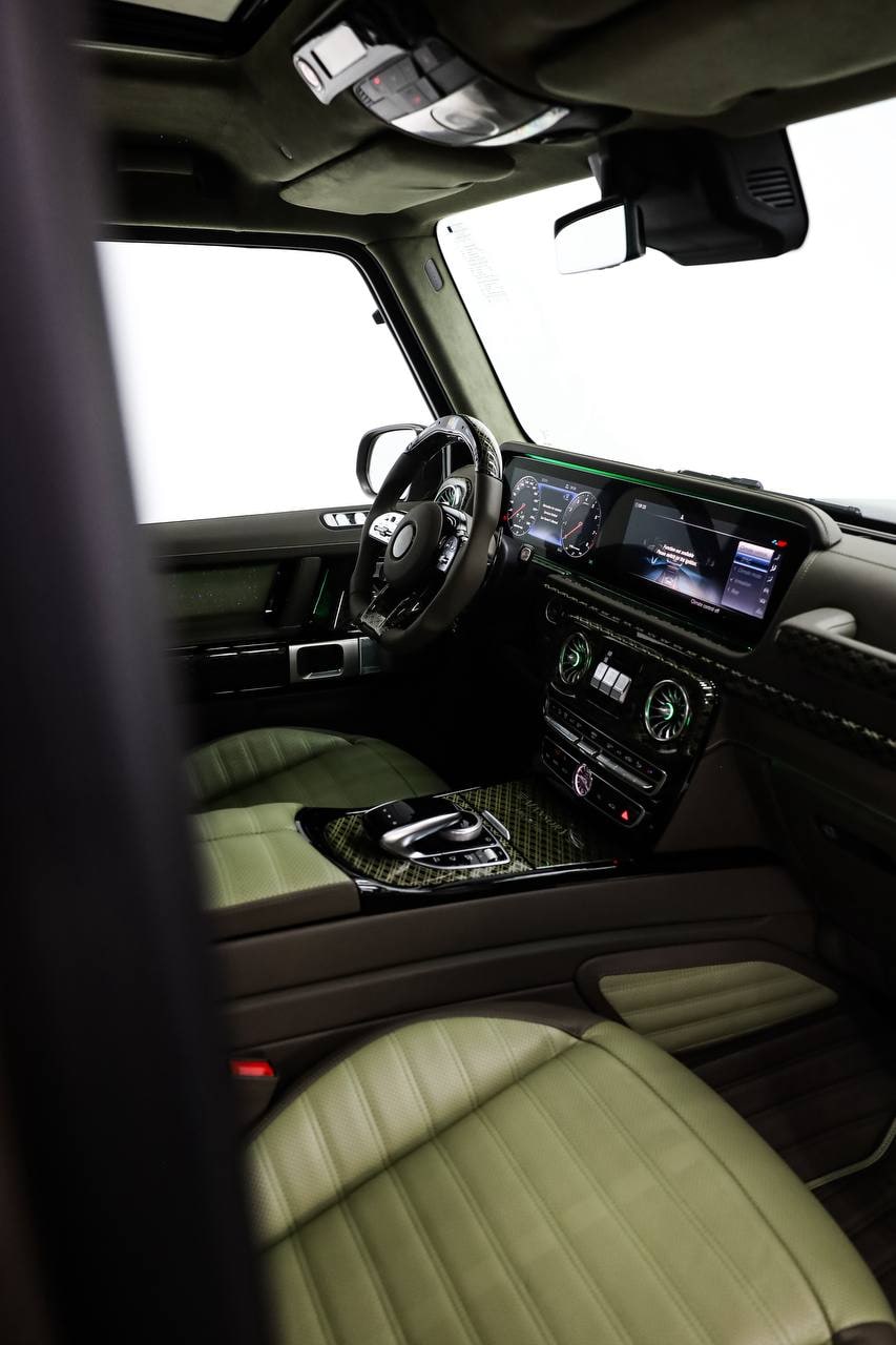 Mercedes-Benz G-Class Rear Lounge — Black / Olive