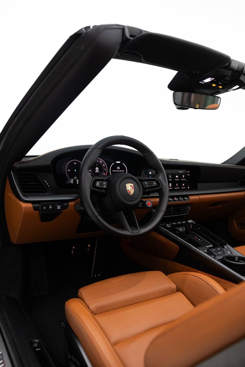 Porsche 911 Cabriolet — Black / Tan