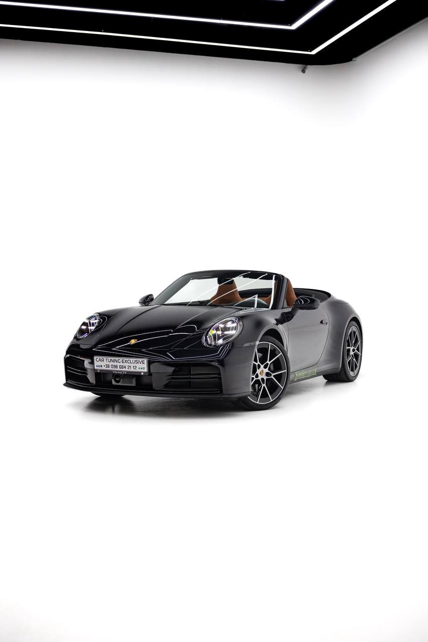 Porsche 911 Cabriolet — Black / Tan