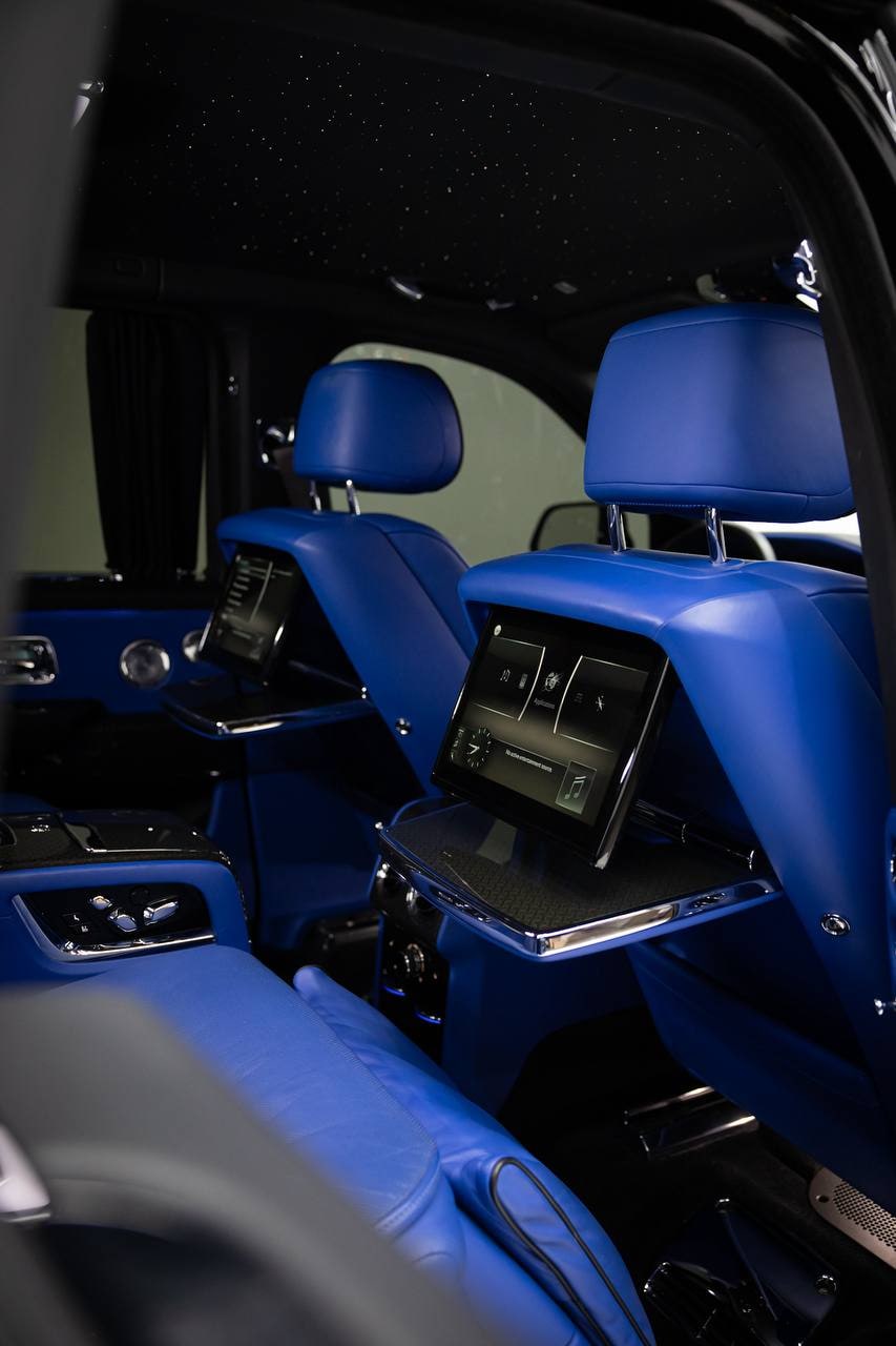 Rolls-Royce Cullinan — Black / Blue