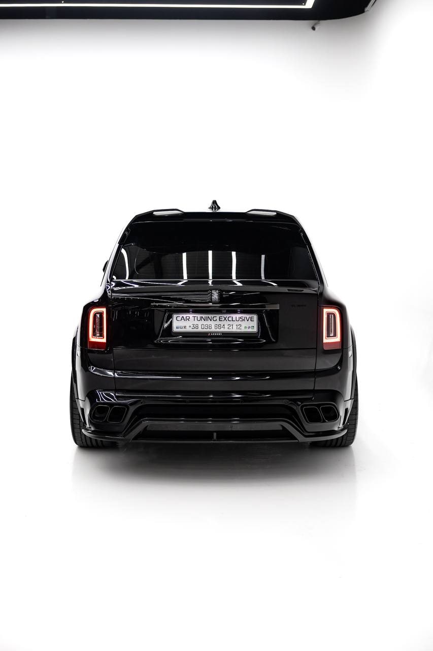 Rolls-Royce Cullinan — Black / Blue