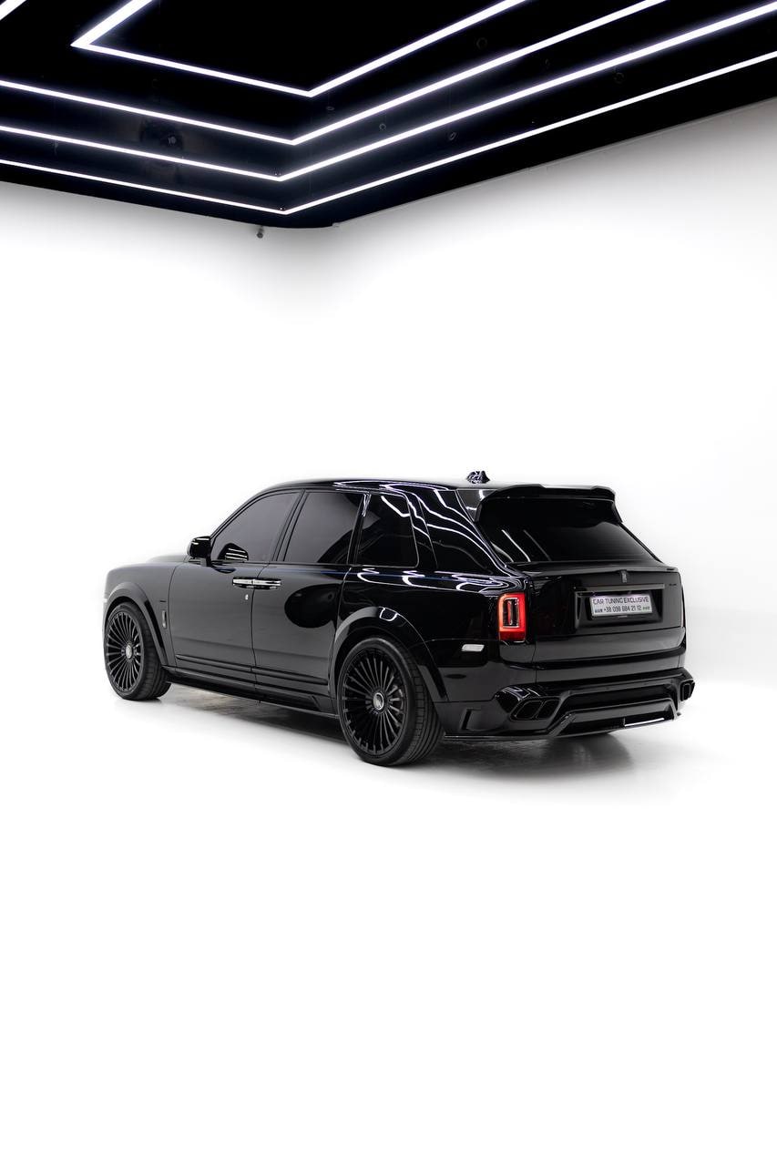 Rolls-Royce Cullinan — Black / Blue