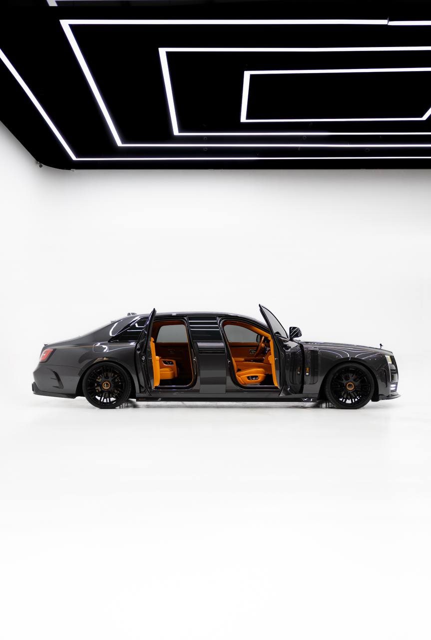 Rolls-Royce Phantom — Black / Orange