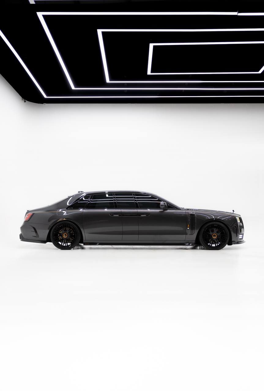 Rolls-Royce Phantom — Black / Orange