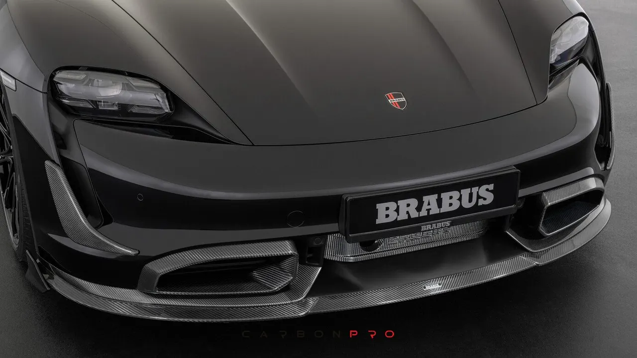Centered carbon front fascia attachment