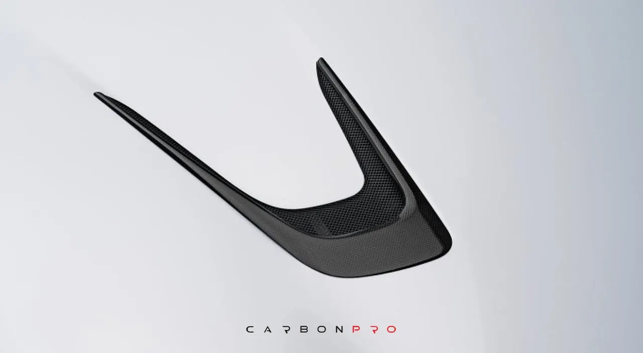 Engine bonnet air-intake