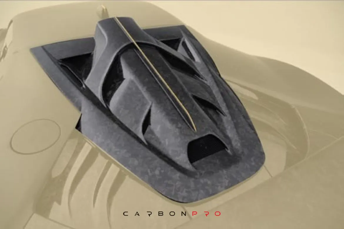 Engine bonnet with air intake