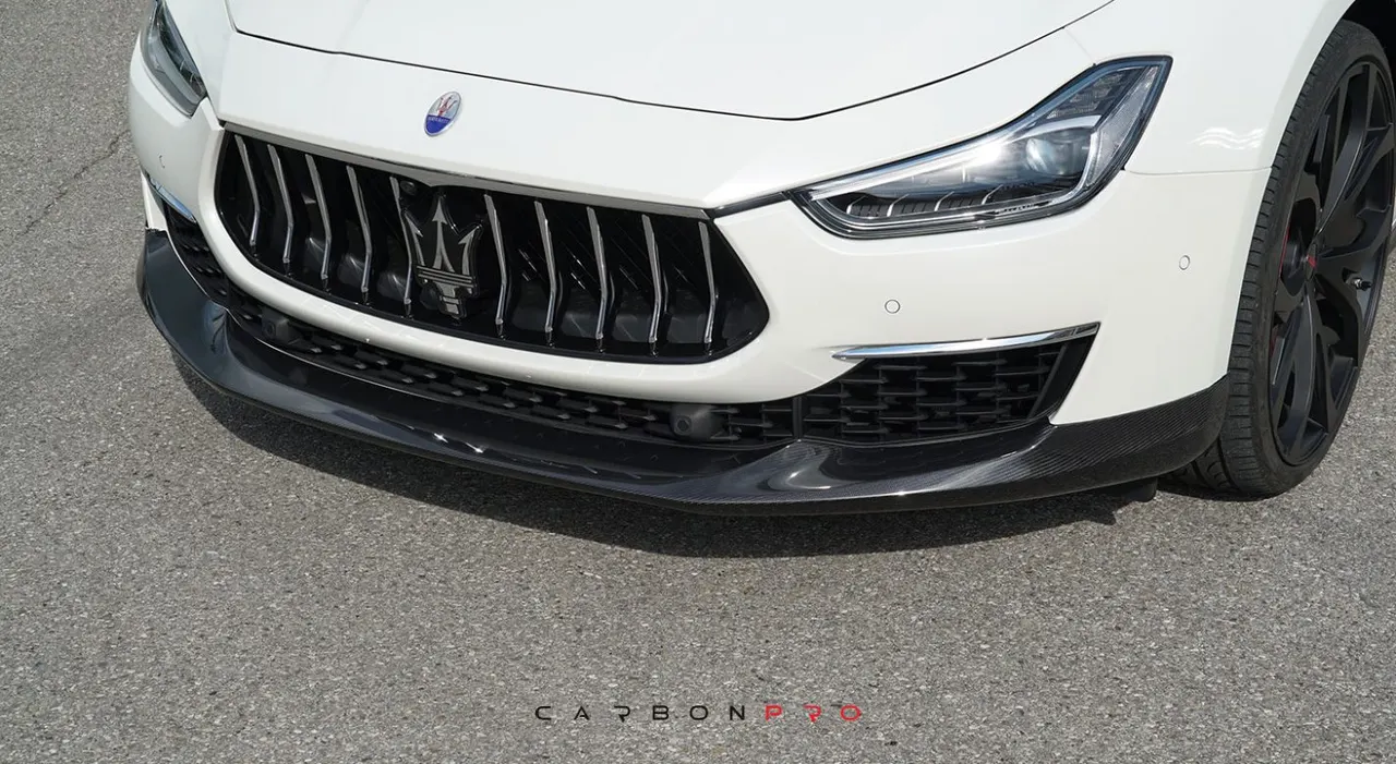 Front spoiler lip