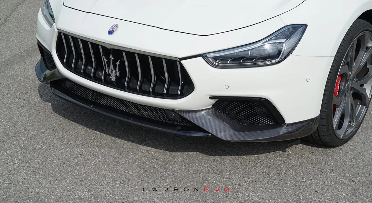 Front spoiler lip
