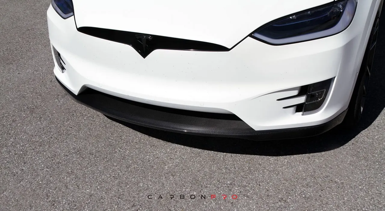 Front spoiler lip