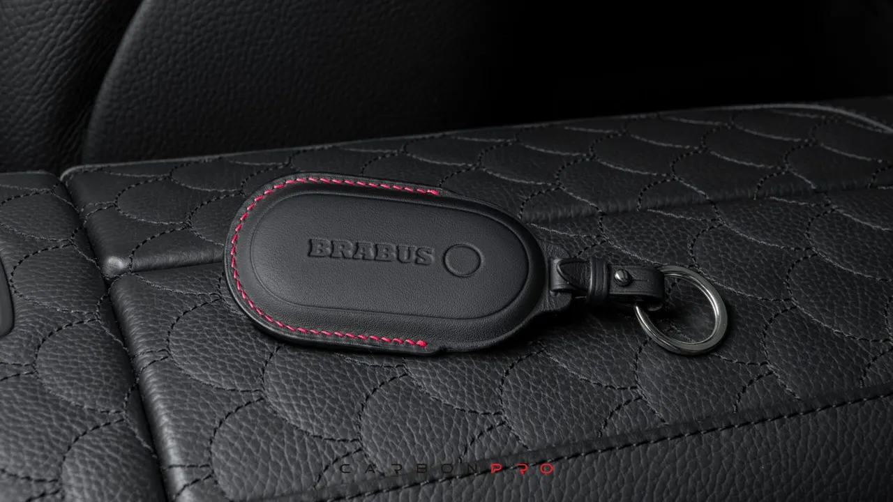 Leather key cover black-red