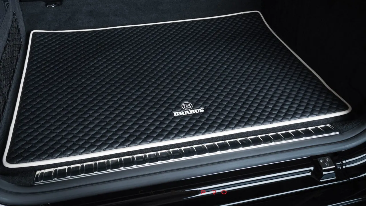 Leather trunk mat quilted