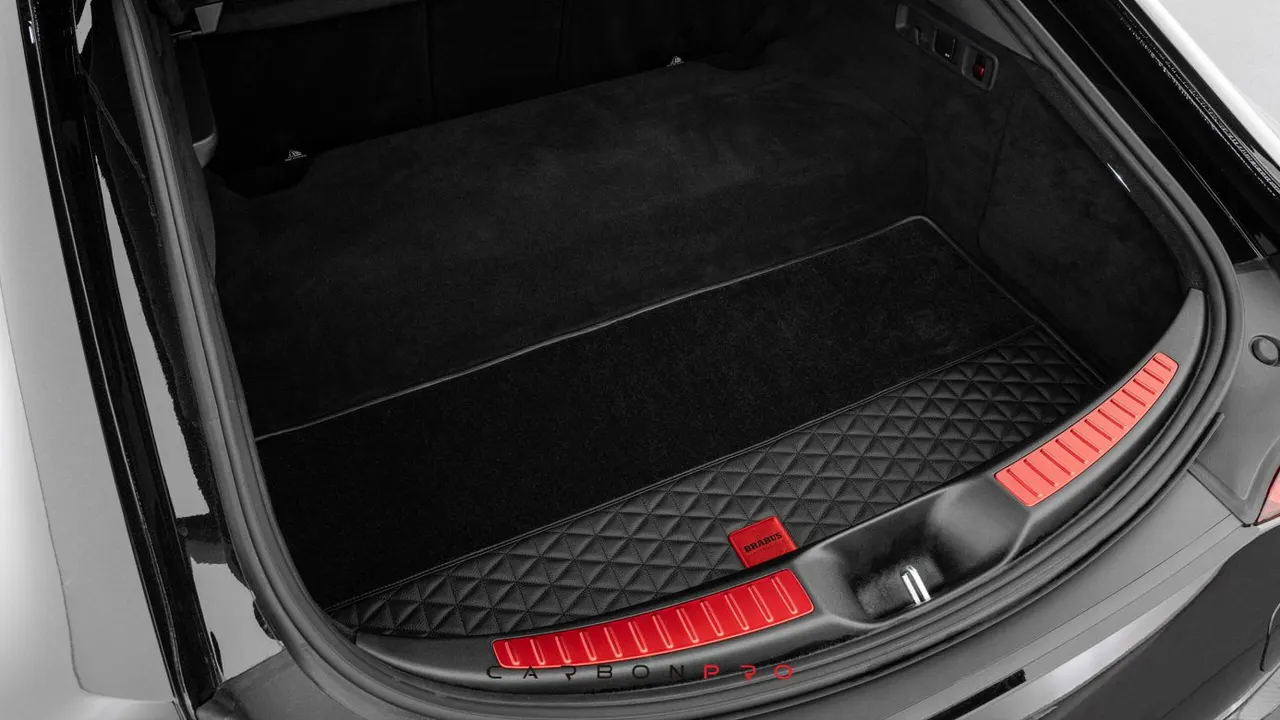 Leather trunk mat quilted